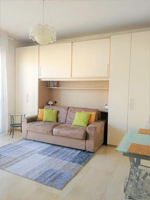 Gef House - Studio Apartment Bande Nere Милан Экстерьер фото